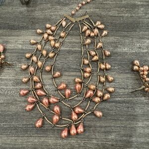 Chic Gold and Pink Teardrop Necklace